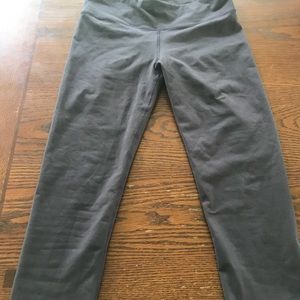 Fabletics salar solid power hold Capri